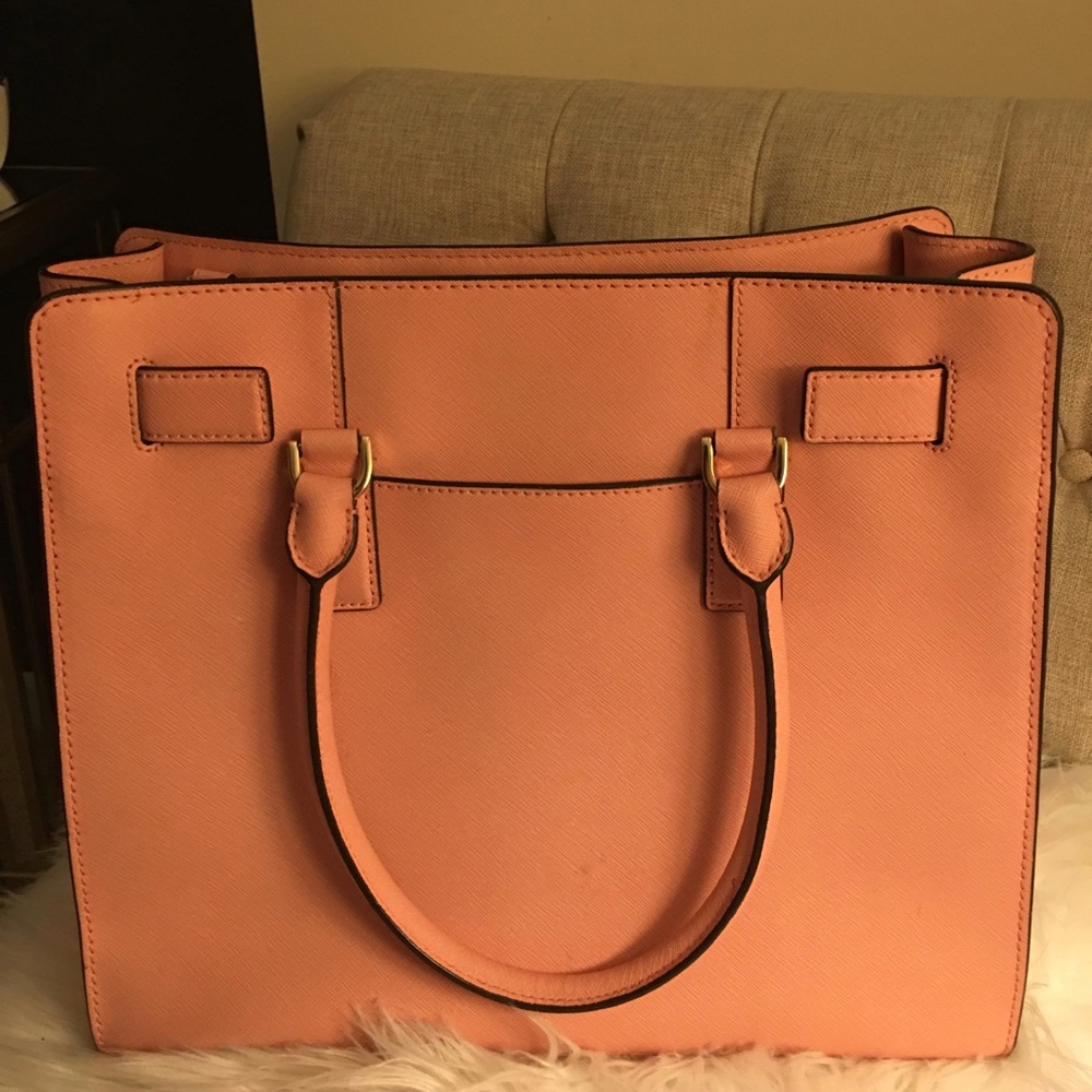 MICHAEL KORS Dillon Large Saffiano Leather Bag - Picture 4 of 7